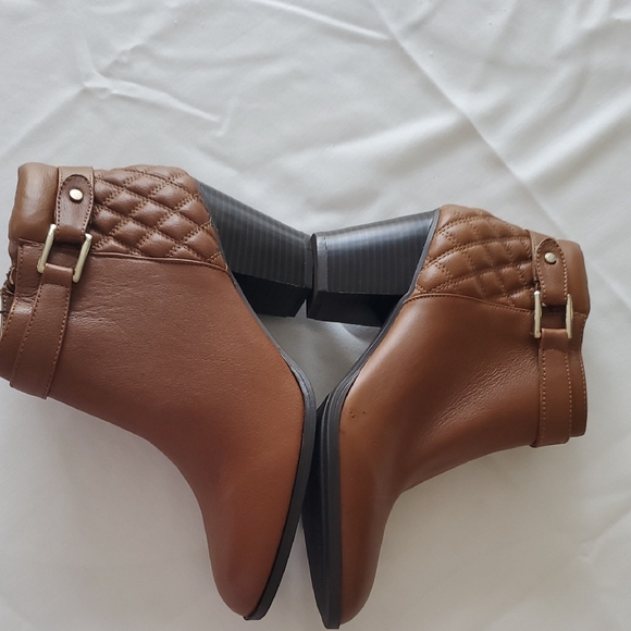 New 
Alfani Wakefield Women's Ankle Boots Brown Leather Zip Up, Size: 9.5M - Picture 7 of 15